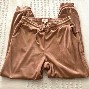 Lou & Grey dusty rose velvet joggers